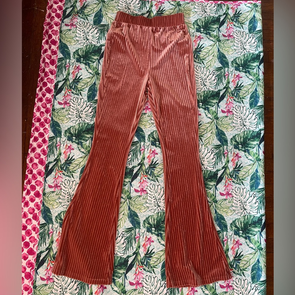 Stretchy flare plants. Size xs